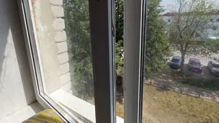 В Новоюжном районе Чебоксар годовалый ребенок выпал из окна третьего этажа