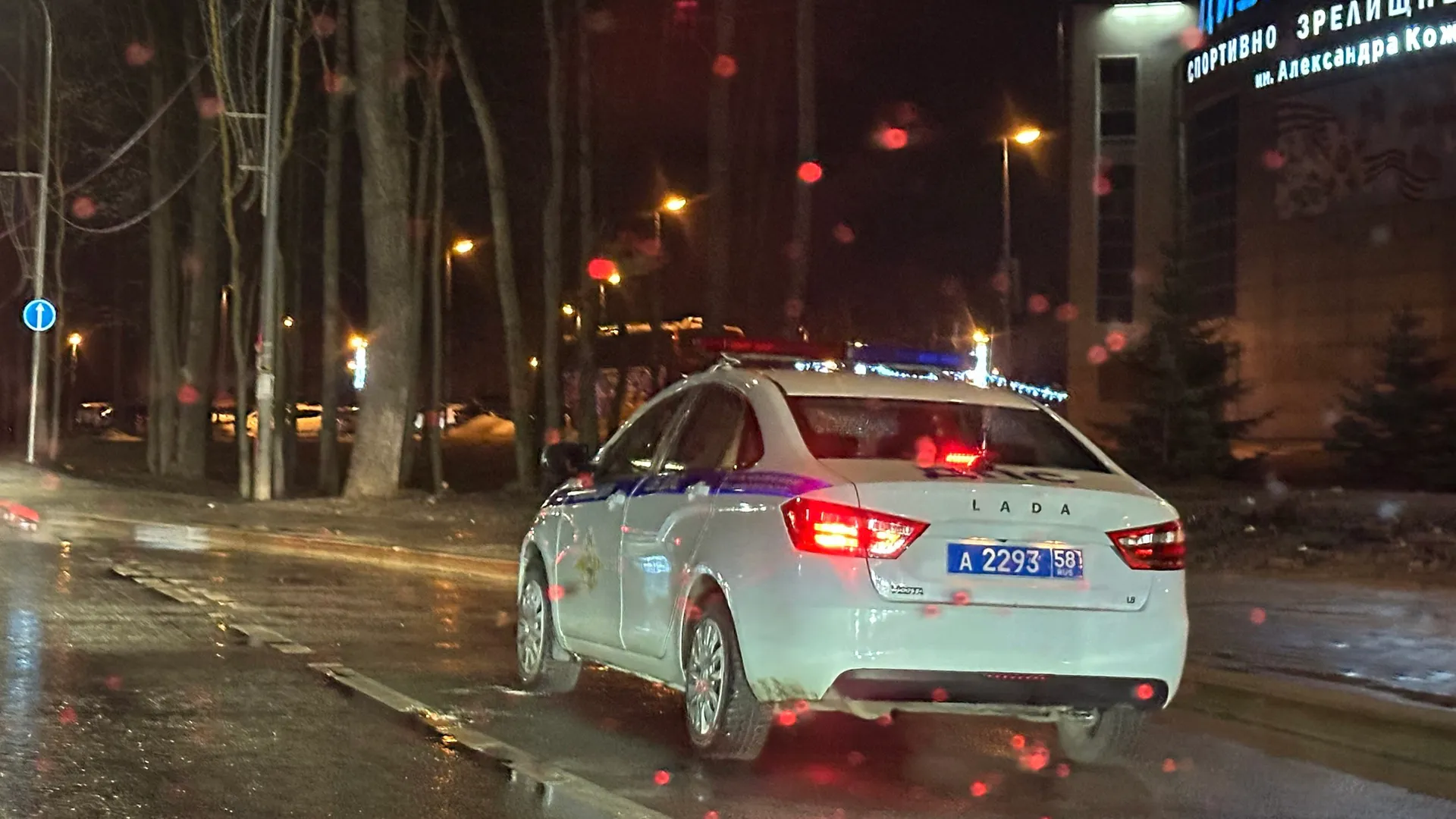 В Дядькове машину вынесло на встречку
