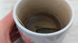 Хуже чем водка: ученые забраковали популярный среди россиян напиток – пьем его в день по многу раз