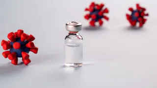 Врач рассказал, как предотвратить вторую волну COVID-19 в России