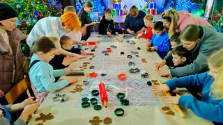 В СДК «Селивановский» прошёл мастер-класс по росписи новогодних пряников