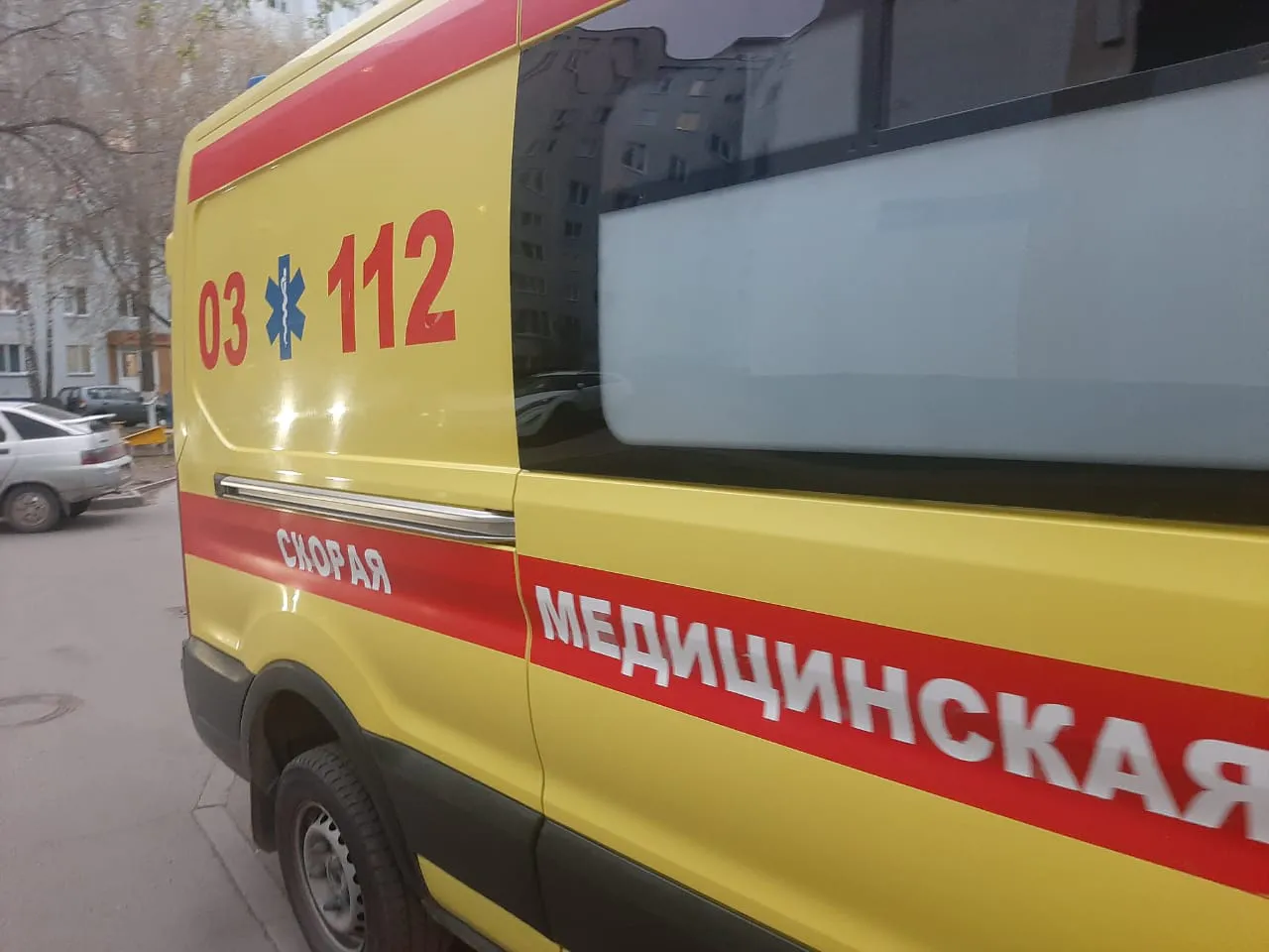 Семиклассницу без сознания и со следами уколов нашли на мусорке в Москве