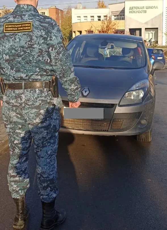 Хорошее начало дня! В Татарстане судебные приставы нагрянули к должнику в 6 утра