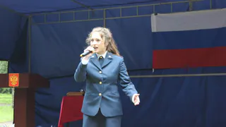 Курсантка из Рязани, покорившая интернет своим голосом, спела в Твери