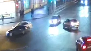 В соцсети попало видео с ДТП на Театральной