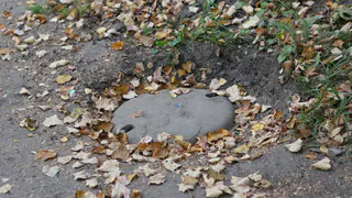 Народный контроль: в поселке Южный массово пропадают крышки канализационных люков