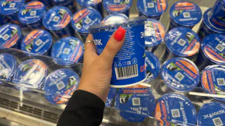 Проверила 8 банок магазинной сметаны: теперь покупаю только 2 марки – качественная и недорогая