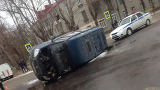 В Брянске перевернулась маршрутка: есть пострадавшие