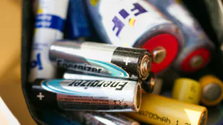 Жителям Рязани объяснили, где можно сдать отработанные батарейки