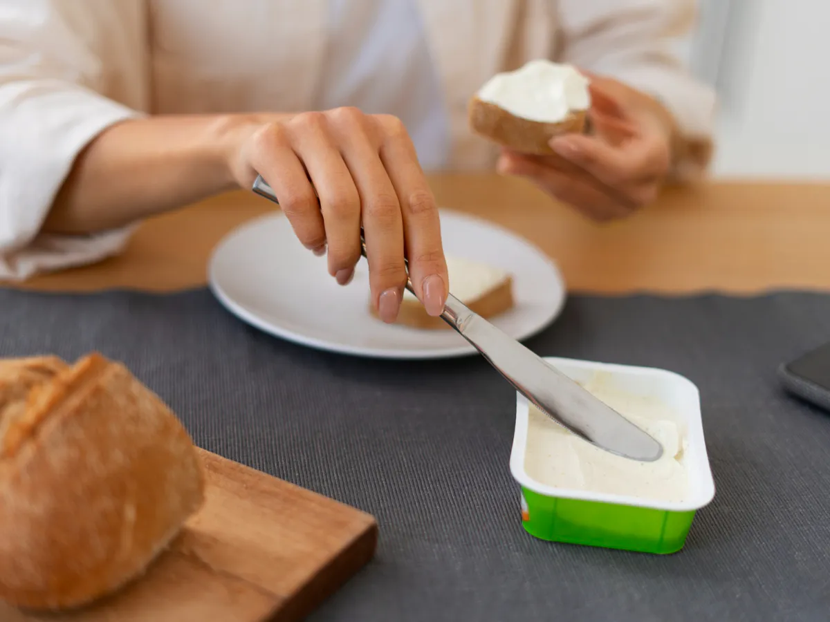 Можно смело покупать – там 100% сливки: названы хорошие марки сливочного масла