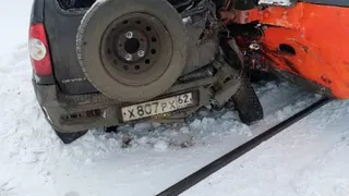 Электричка врезалась в Шевроле Нива в Рязанской области