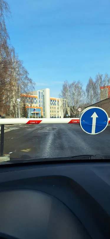 В Нижнекамске пациент на костылях не может добраться до больницы