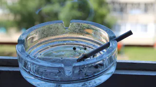 Что теперь грозит за курение на балконе?