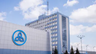 В «Нижнекамскнефтехиме» повысили зарплату всем, кроме руководства