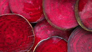 Свёкла получается медовой и плотной, если соблюдать 1 правило и ещё 2 нюанса — даже крупную больше не варю часами