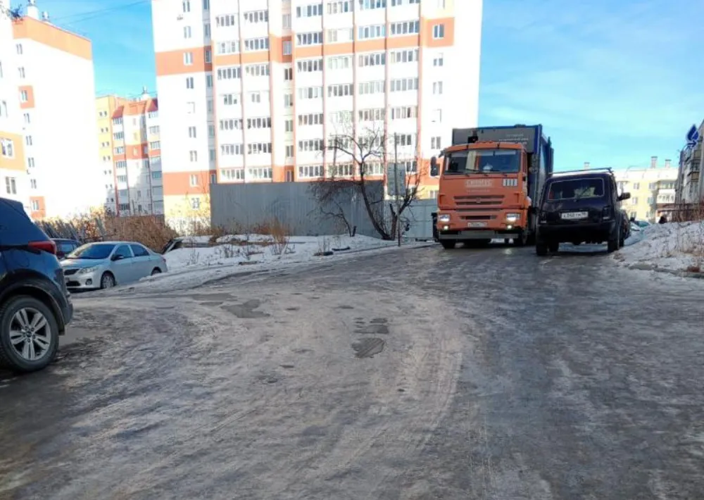 Ледяной дождь осложнил вывоз мусора в Челябинской области