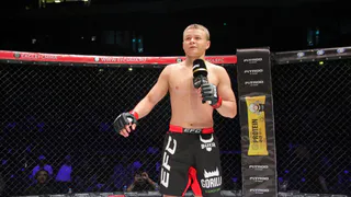 «Живу от боя до боя»: рязанский боец ММА рассказал об экстремальном виде спорта