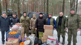 Брянский священник привез подарки военнослужащим к Новому году