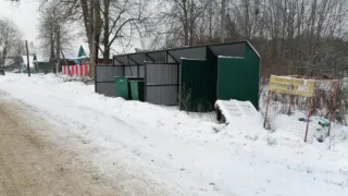 В Селивановском районе начали устранять снежные завалы у контейнерных площадок для отходов