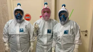 Против коронавируса: рязанские волонтеры делают защитные маски для медиков