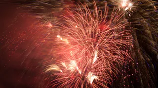 Праздничный фейерверк: где и во сколько смотреть салют в День России