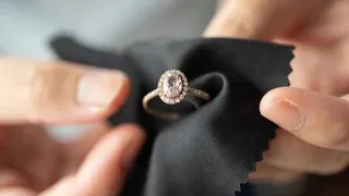 Стало известно, как нужно носить кольца, чтобы в доме был достаток