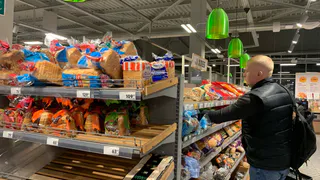 Этот продукт в 100 раз вреднее алкоголя: скрыто губит все органы. А мы едим его каждый день и детям даем