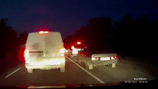 Ездоки по обочине крадут время и нервы порядочных водителей