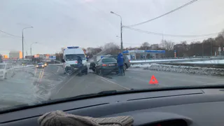 ДТП в Рязани: на съезде с Северной окружной столкнулись две иномарки 