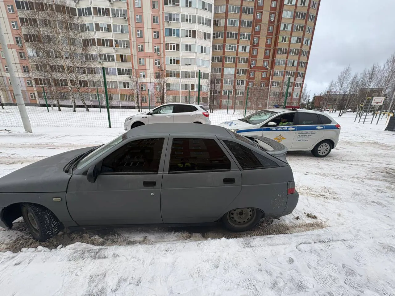 В Нижнекамске водителя арестовали за неповиновение полиции из‑за тонировки