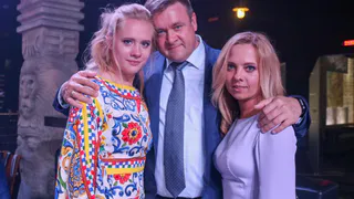 Любимов опубликовал фото с дочерью-выпускницей