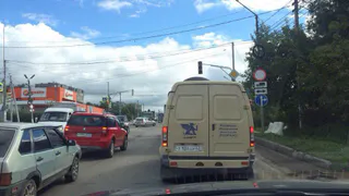 На Яблочкова пробка из забывчивых водителей