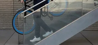 На улицах Владимира активно устанавливают пандусы на лестницы