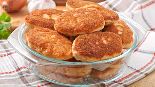 Котлеты будут просто таять во рту: бабушка научила добавлять в фарш особый ингредиент – теперь готовлю только так