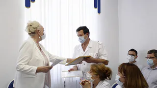 Людмила Сорокина поздравила медиков с праздником. Ранее суд отказался назначать ей меру пресечения из-за пожара в Семашко