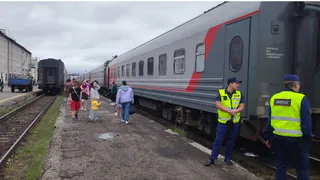 «В 7 утра с верхней полки слезла соседка и стала будить меня, чтобы я уступил ей место»: закон заработал
