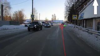 В одном из городов Коми водитель "Лэнд Крузер" сбил пешехода и скрылся