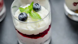 Врач-диетолог Анна Бражникова рассказала, как добрать количество белка в ежедневном рационе, на что обращать внимание и какие продукты должны быть на тарелке в каждый прием пищи