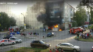 Сильный пожар в "Журавлях" в Брянске сняли на видео
