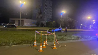 ДТП с опрокидыванием автомобиля: женщина госпитализирована после столкновения с грузовиком в Магнитогорске