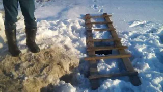 В Нижнекамске 7-летний мальчик провалился в канализацию