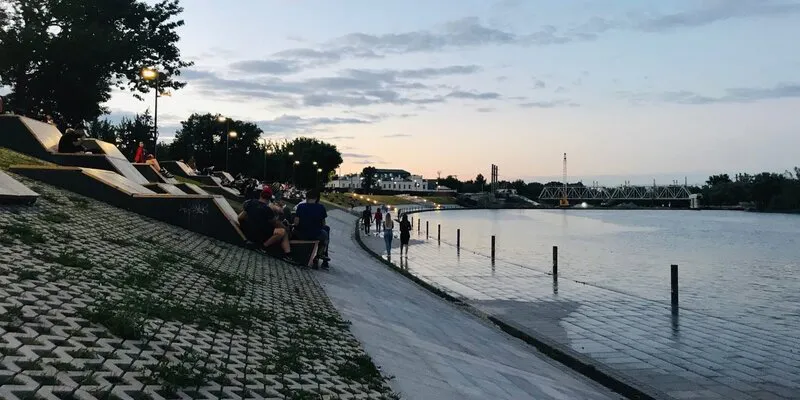 Жительница Пензы обратилась к губернатору с жалобой на набережную реки Суры