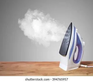 Быстро и эффективно чистим утюг от пригара