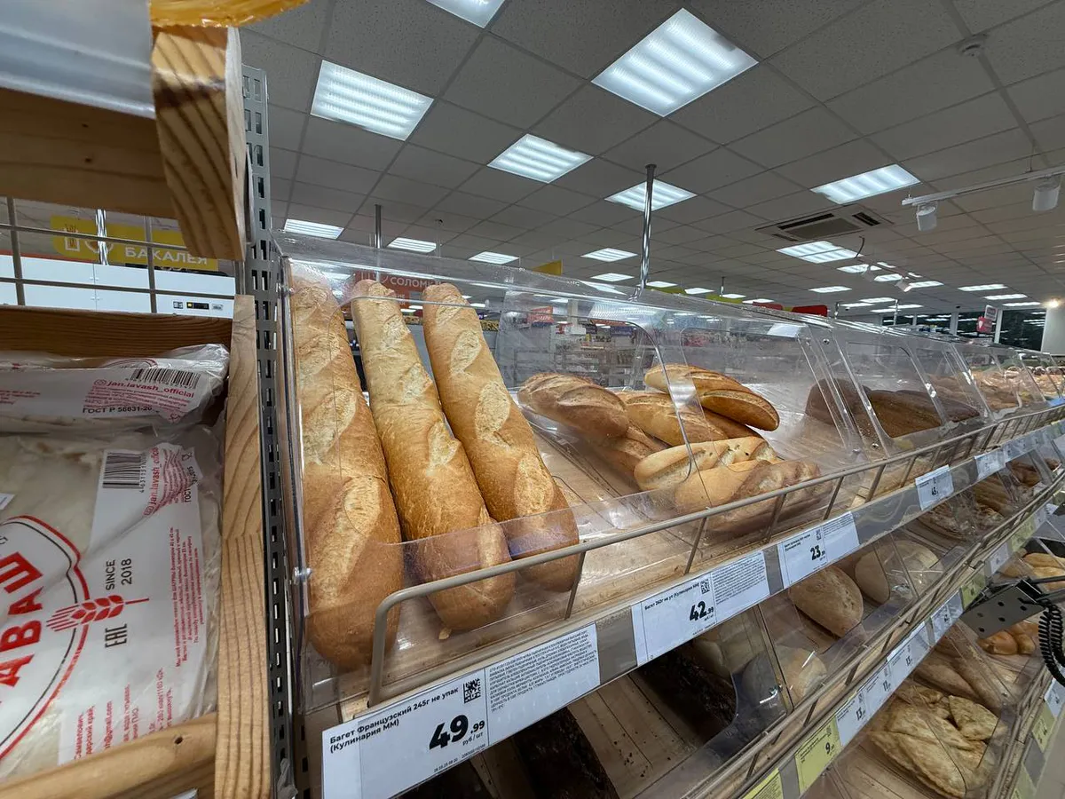 Храню хлеб хитрым способом — остается свежим гораздо дольше и "уходит" до последней крошки