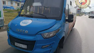 В Чебоксарах в автобусе № 101с школьнику прищемили ногу дверью