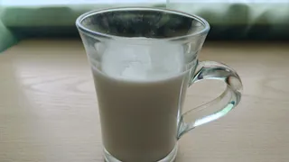 Кефир на ночь: ученые обосновали пользу советской привычки - вот почему в СССР люди вставали бодрыми по утрам 