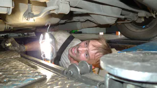 Как отличить оригинальное моторное масло от китайской подделки? Хитрости и простые способы проверки