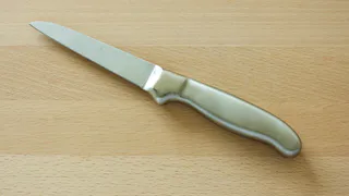 В Муромцево 61-летний мужчина ударил ножом знакомого своего сына во время ссоры