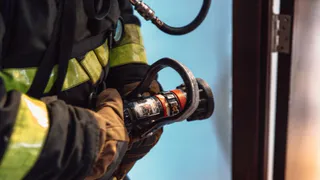 В Кузнецком районе горящий дом тушили семь огнеборцев