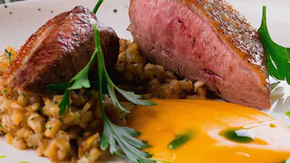 Как устроить маме и папе свидание, а ребенку праздник